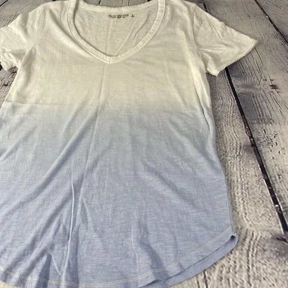 Abercrombie & Fitch Women's Soft Tee V Neck Shirt - Picture 2 of 6